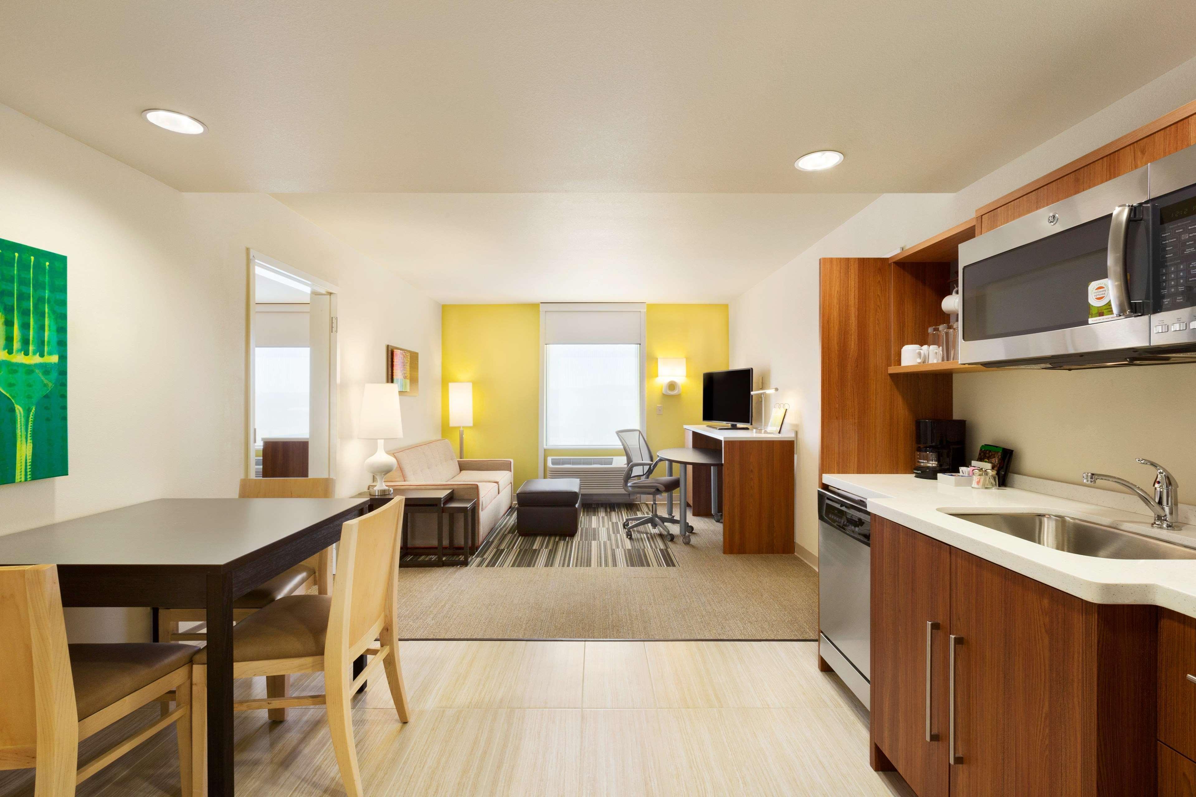 Home2 Suites By Hilton Farmington/Bloomfield Exterior photo