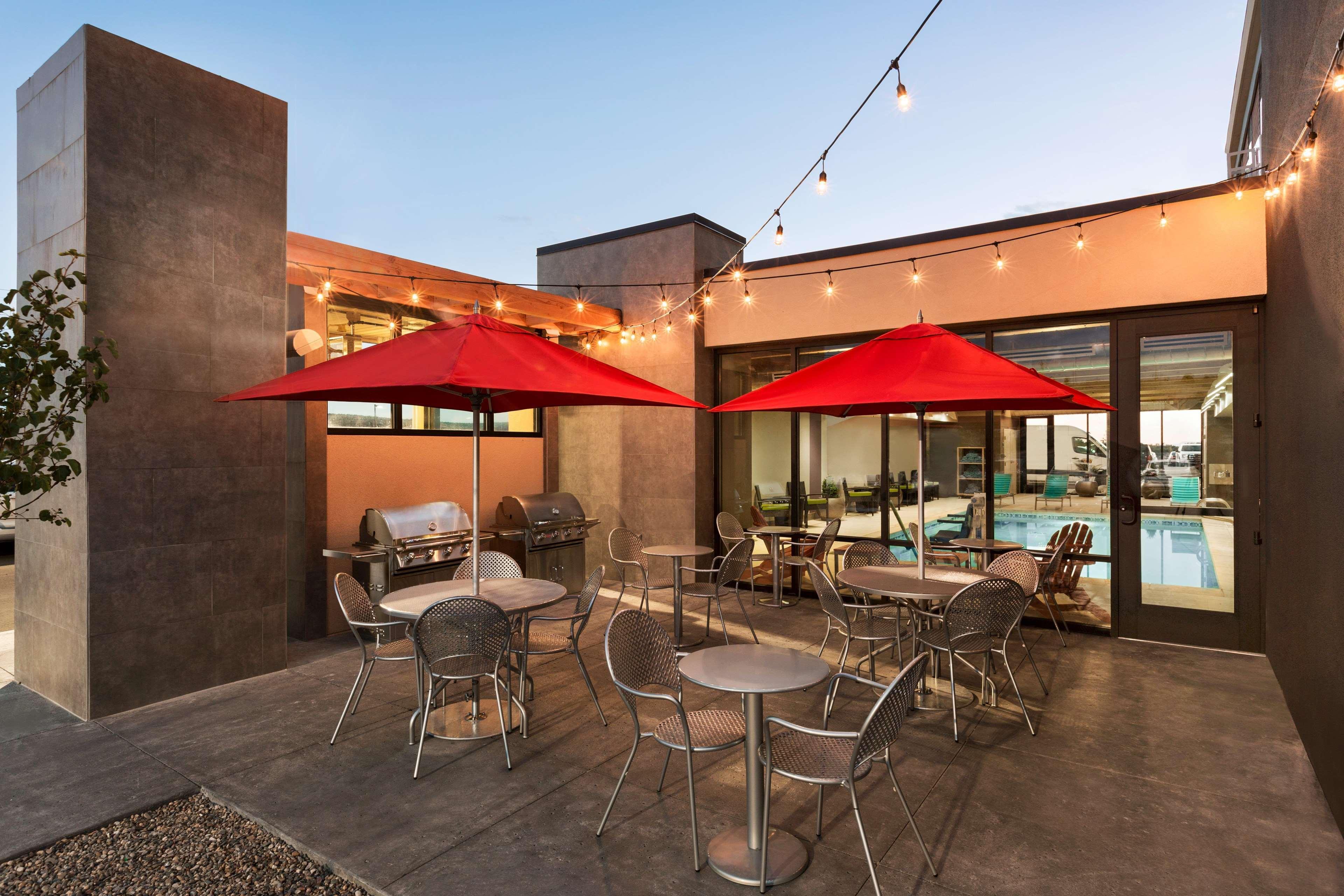 Home2 Suites By Hilton Farmington/Bloomfield Exterior photo